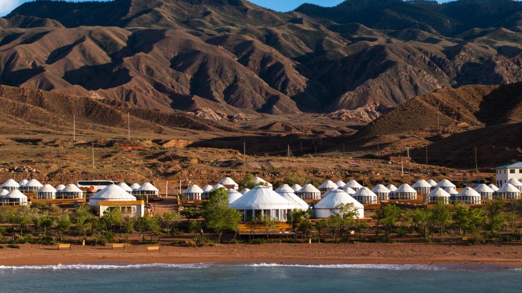 Oimo-Tash Yurt Camp — photo 1