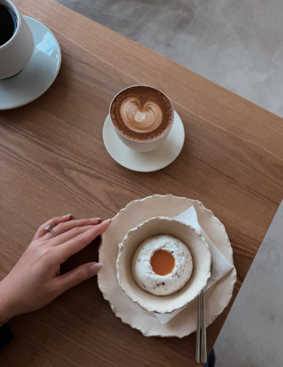 Chill at cafes.