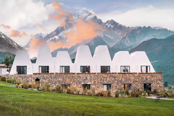 Lisiman · Suye Snow Mountain Retreat — photo 1